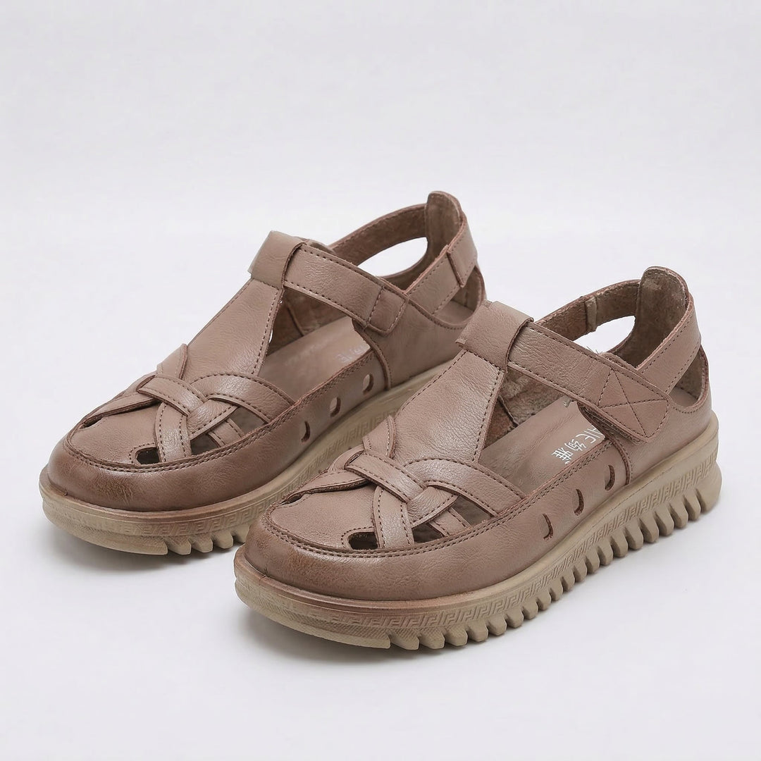 Mara – Comfortable sandals with a stable sole